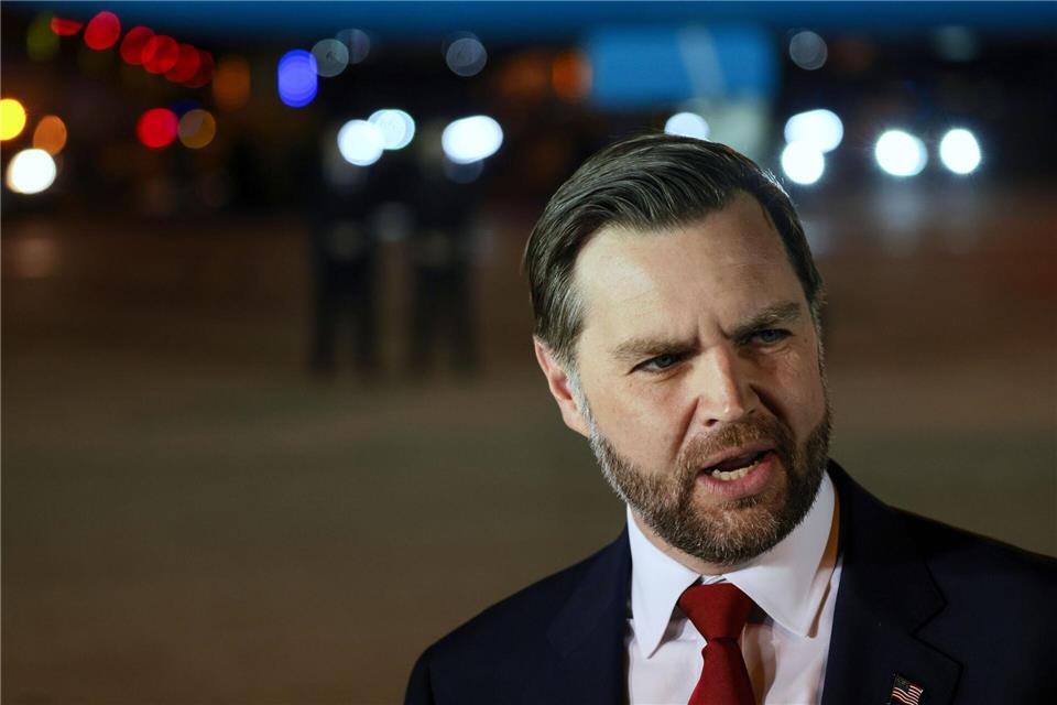 US-Vizepräsident JD Vance bezeichnete die zwischen den USA und dem Iran vereinbarte Waffenruhe als „fragil“.Jonathan Ernst/Pool Reuters/AP/dpa