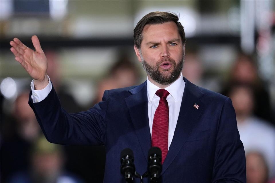 US-Vizepräsident JD Vance wird kurz vor der Parlamentswahl in Ungarn zu einem offiziellen Besuch in Budapest erwartet. (Archivbild)Paul Sancya/AP/dpa