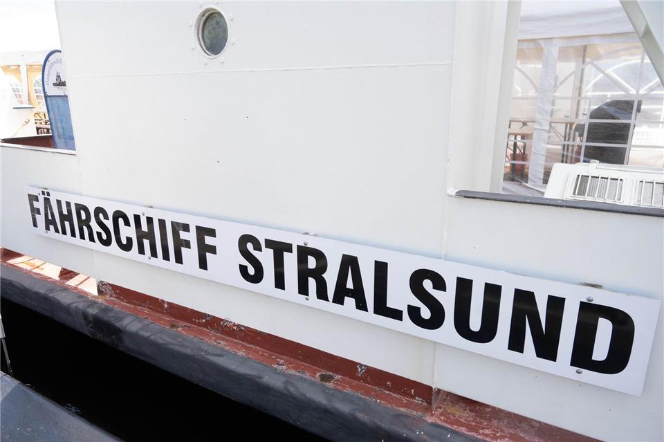 Über 100 Jahre diente das Schiff als Fähre.Stefan Sauer/dpa