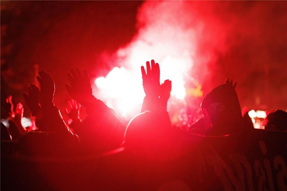 Über 2000 Menschen zogen durch Kreuzberg. Carsten Koall/dpa