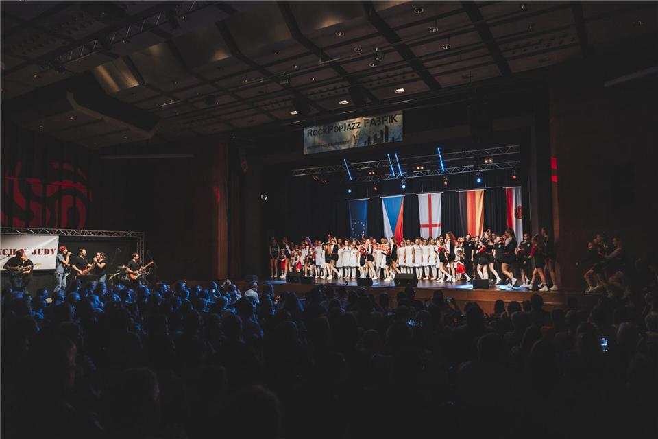 Über 250 Teilnehmer aus Borken und seinen Partnerstädten gestalten an zwei Tagen ein Crossover-Programm.