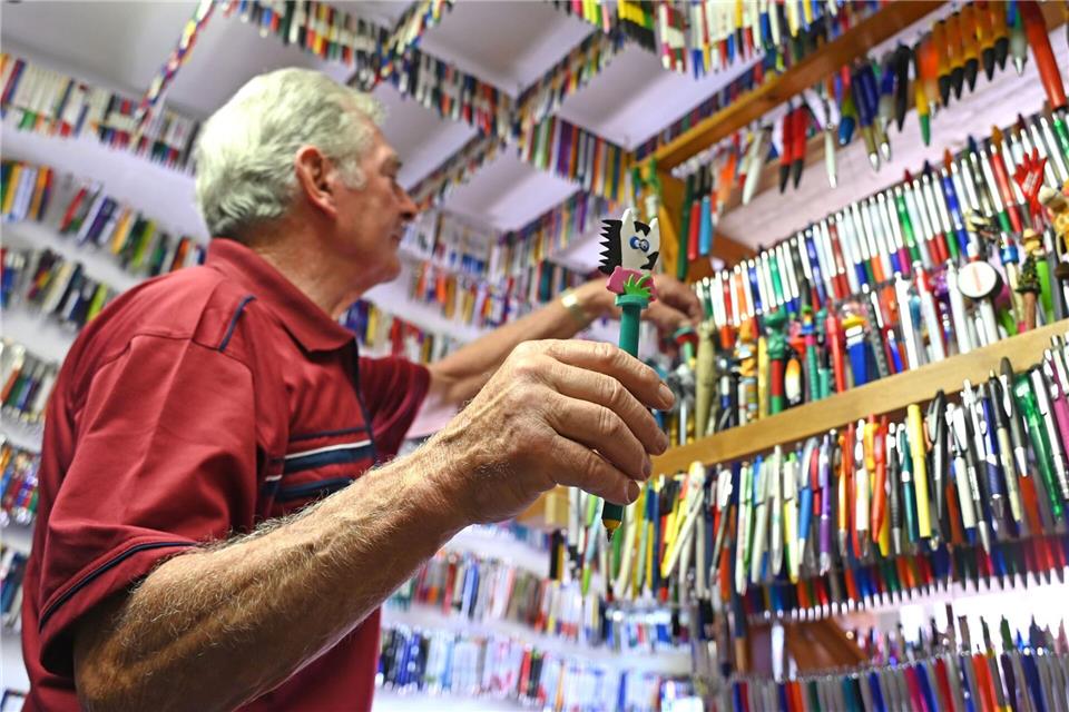 Mann aus Südharz sammelt mehr als 25.000 Kugelschreiber Über 25.000 Exemplare sind mittlerweile Teil seiner Sammlung.Elisa Schu/dpa