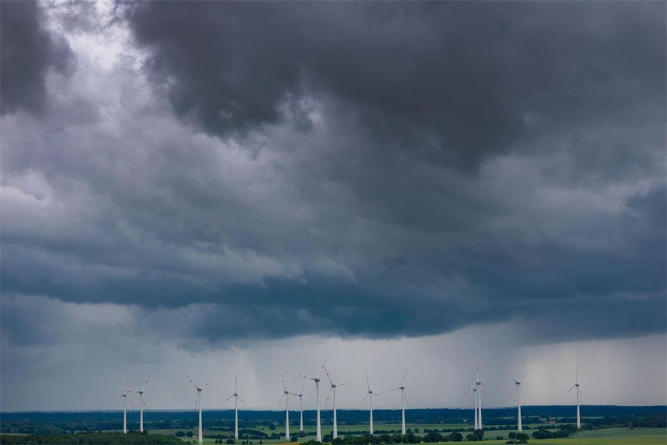 Über Mecklenburg-Vorpommern bleibt es am Donnerstag wolkenverhangen. (Archivbild)Jens Büttner/dpa