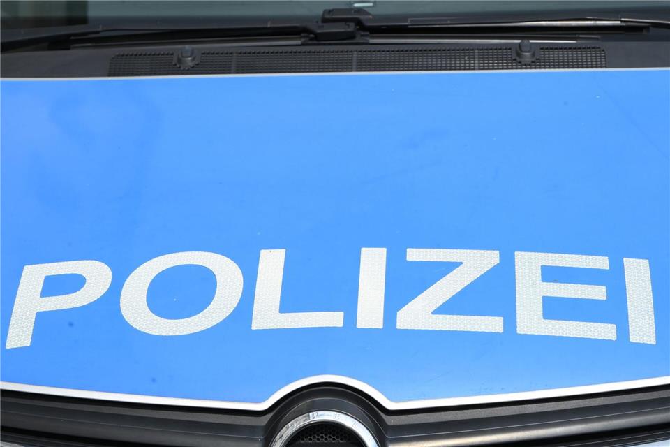 Über Werbung in sozialen Medien geriet ein 57-Jähriger aus dem Landkreis Eichstätt an Anlagebetrüger. (Symbolbild)Malin Wunderlich/dpa