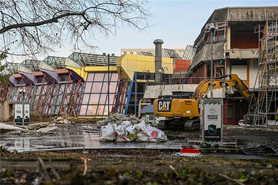Über das ehemalige Sport- und Erholungszentrum (SEZ) in Berlin-Friedrichshain wird weiter gestritten. (Archivbild)Jens Kalaene/dpa
