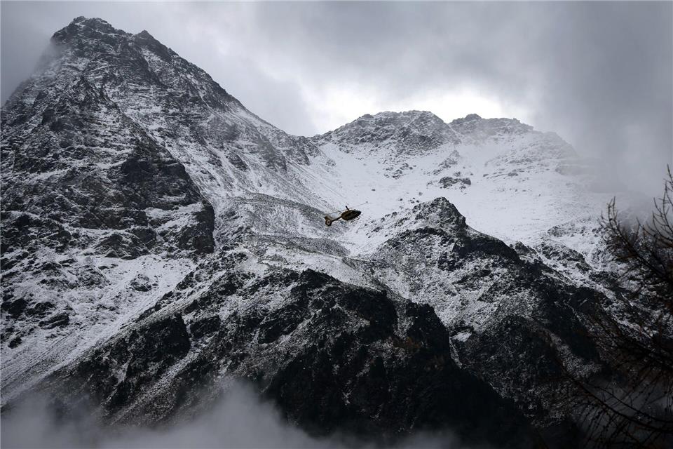 Über dem Ortlergebirge hingen am Wochenende dichte Wolken. Karl-Josef Hildenbrand/dpa