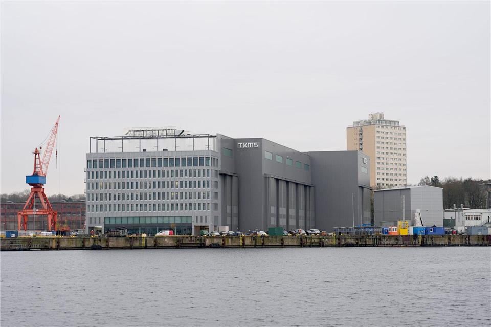 Über dem Werftgelände in Kiel wurden auch Drohnen beobachtet. (Archivbild) Marcus Brandt/dpa