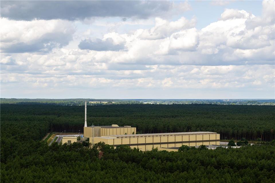 Minister: Flugverbotszone über Atommülllager soll kommen  Über dem Zwischenlager für hochradioaktive Abfälle in Gorleben soll - genauso wie in Ahaus und Greifswald - eine Flugverbotszone eingerichtet werden. (Archivbild)Philipp Schulze/dpa