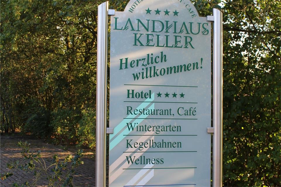 Über den Kauf des Landhauses Keller wird der Hauptausschuss informiert.