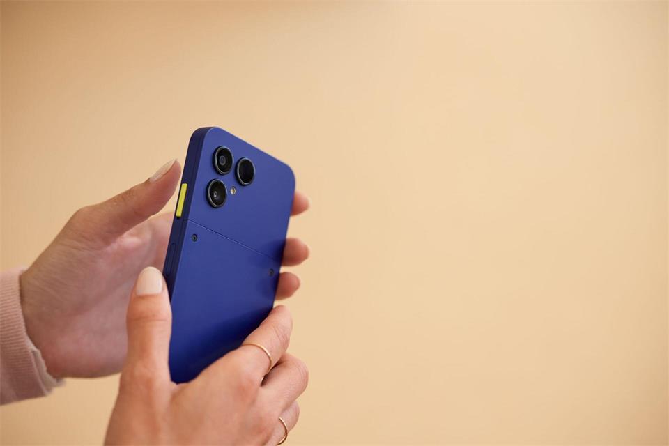 Über den Schieberegler „Fairphone Moments“ kann man das Fairphone auf wesentliche Apps wie Maps oder die Kamera reduzieren, um Ablenkungen im Alltag zu minimieren.Fairphone/dpa-tmn