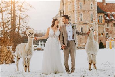 Dream wedding in the snow: Castle wedding couple of 2025 come from Lembeck