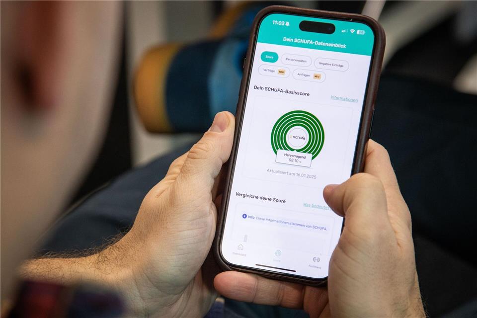 Über die App der Schufa-Tochter Bonify kann man nach Anmeldung jederzeit seinen Basis-Score überprüfen.Christin Klose/dpa-tmn