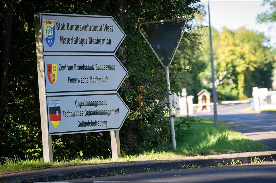 Über einem Militärstützpunkt in NRW sind zwei Drohnen gesichtet worden. (Archivbild)Benjamin Westhoff/dpa