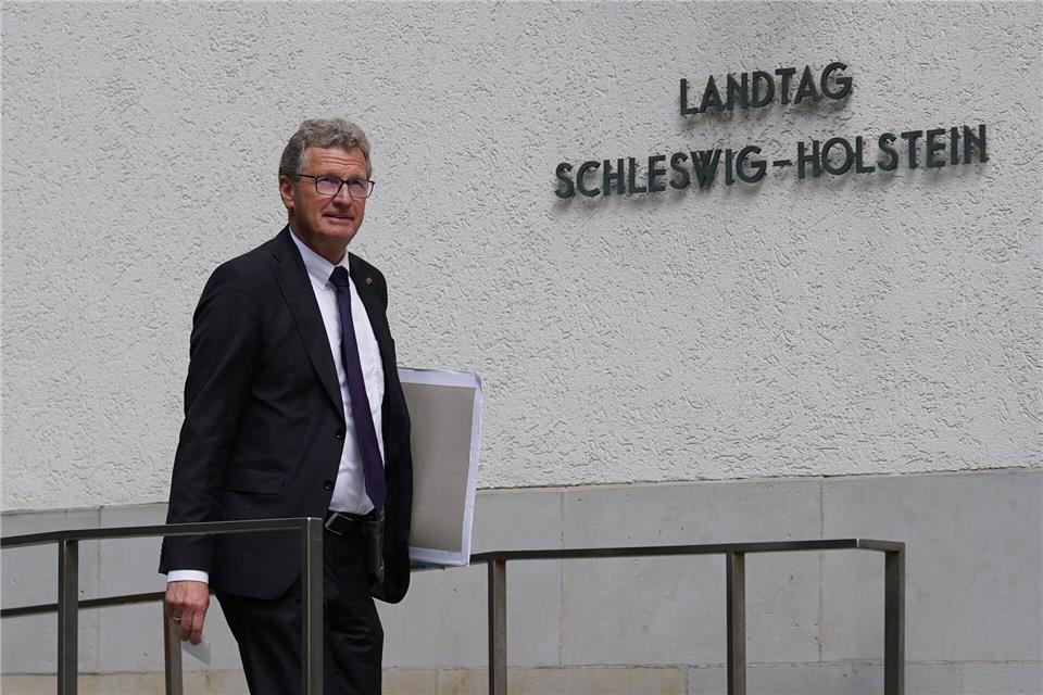 „Über zwei Jahre hat die interfraktionelle Arbeitsgruppe alles an Gesetzen, Verordnungen und Gremienbesetzungen im Hinblick auf Resilienz gegenüber extremistischen Einflüssen geprüft“, sagte der FDP-Abgeordnete Bernd Buchholz. (Archivbild)Marcus Brandt/dpa