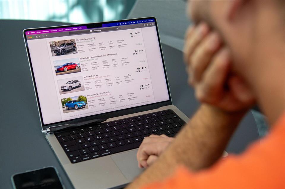 Überblick im E-Auto-Markt: Die Website „EV-Database.org“ katalogisiert die auf dem deutschen Markt verfügbaren oder ehemals verfügbaren Massenmodelle.Nico Tapia/dpa-tmn