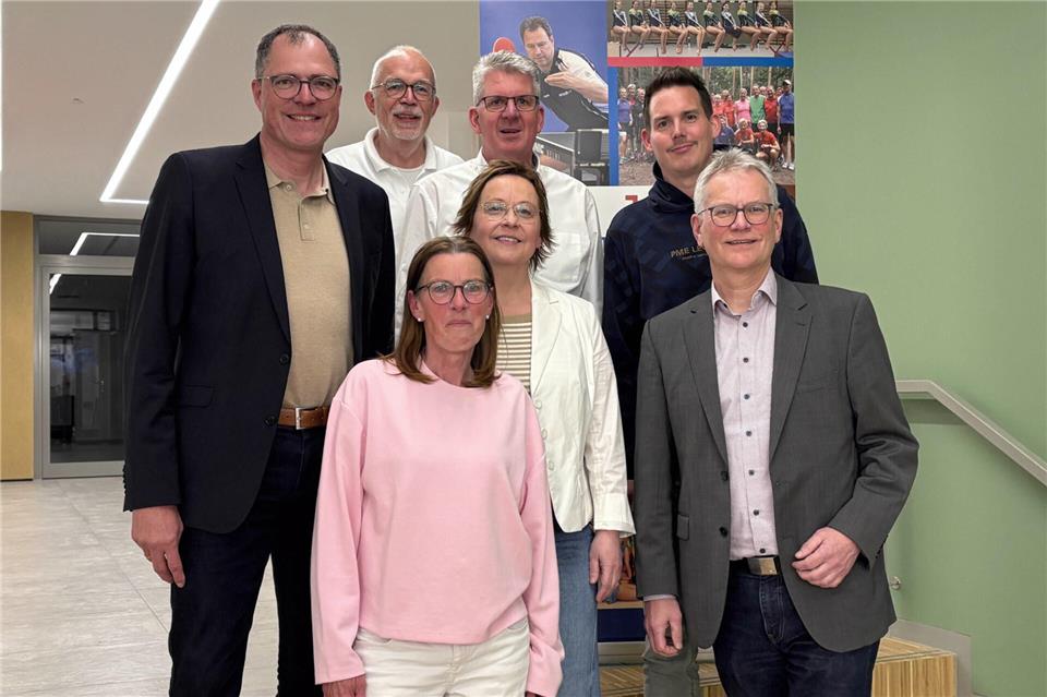 Übernehmen Verantwortung beim TV Borken: (hinten von links) Andreas Brill, Guido Kutsch und Michael Kuth sowie (vorne von links) Michael Heistermann, Jutta Brands, Claudia Böger und Wilfried Kersting.