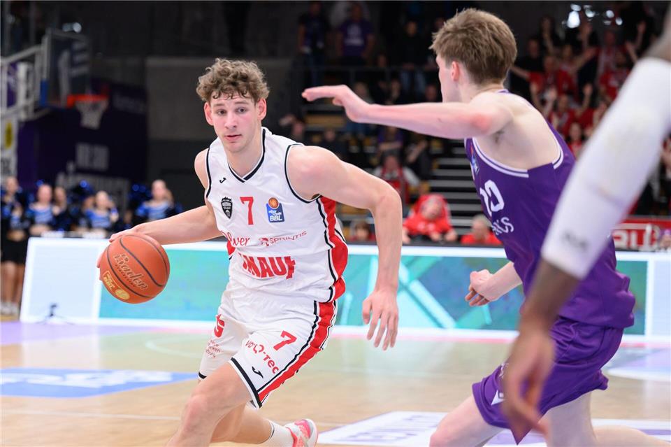 „Unnormale Summen“: Wie junge Basketballer in die USA ziehen Überzeugt in der Bundesliga: Hannes Steinbach.Swen Pförtner/dpa