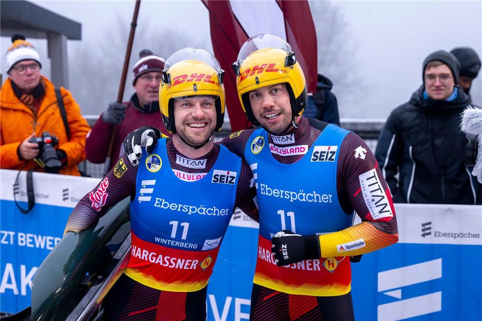 Überzeugten als Zweite in Sigulda: Der deutsche Doppelsitzer Tobias Wendl (r) und Tobias Arlt. (Archivfoto)David Inderlied/dpa