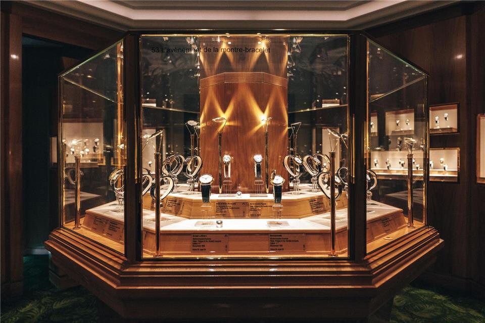 Uhrenluxus hinter Art-déco-Vitrinen gibt es um Museum der Firma Patek Philippe im Stadtteil Plainpalais.Genève Tourisme/dpa-tmn