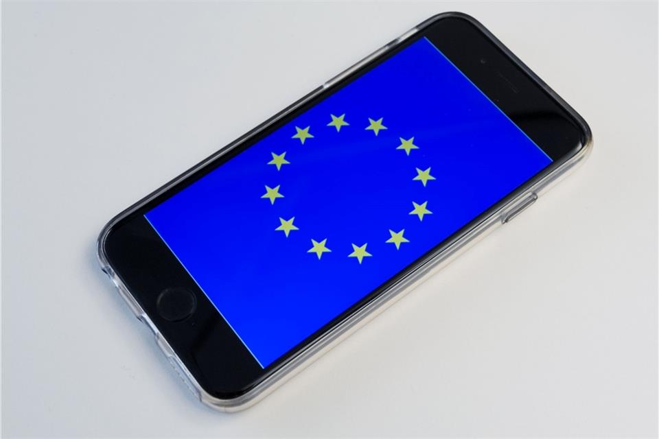 Ukrainerinnen und Ukrainer können ein weiteres Jahr lang zu erschwinglichen Preisen innerhalb der EU telefonieren.