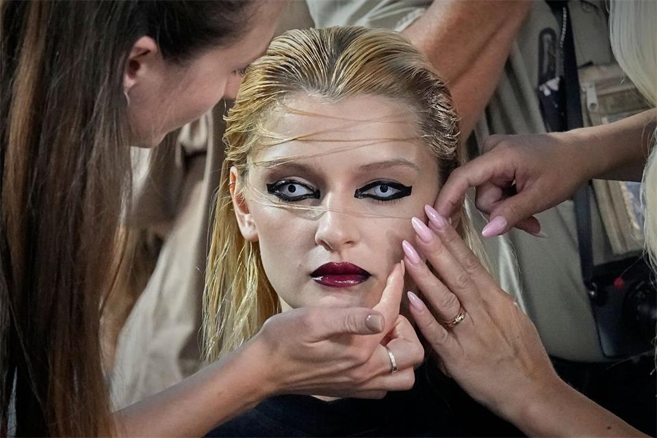 Ukrainian Fashion Week in KiewEfrem Lukatsky/AP Photo/Efrem Lukatsky/AP/dpa