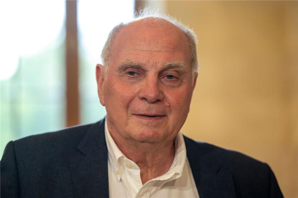 Uli Hoeneß meint, dass es mit Max Eberl nichts auszusprechen gebe.Peter Kneffel/dpa