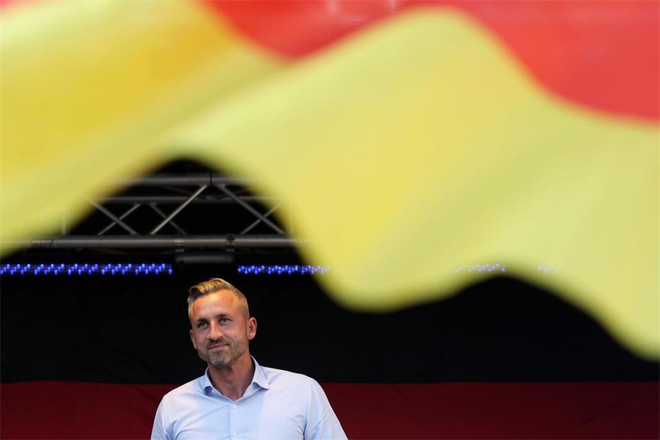 Ulrich Siegmund, AfD-Spitzenkandidat für die Landtagswahl in Sachsen-Anhalt, spricht bei einer Wahlkampfveranstaltung auf dem Marktplatz von Naumburg (Saale).Jan Woitas/dpa