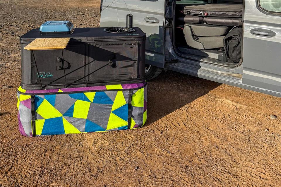 Ultraleicht: Das aufblasbare Küchenmodul von Stuff Bubble bietet Spülbecken, Wassertank und Kühlschrank. Stuff Bubble/dpa-tmn