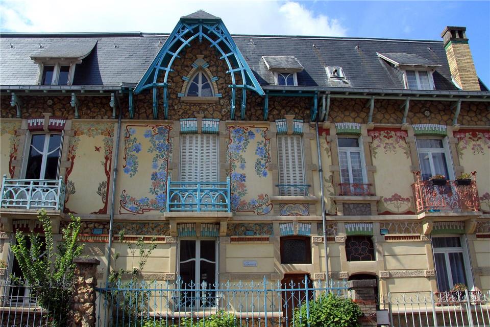 Nancy: Rundgang durch das Jugendstil-Zentrum Frankreichs Um 1910 gebaute Jugendstilhäuser in der Rue Felix Faure in Nancy.Bernd F. Meier/dpa-tmn