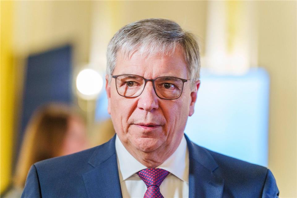 Um das Geld aus dem Sondervermögen rasch investieren zu können, sollte nach Ansicht des Städtetags-Präsidenten Gert-Uwe Mende das Vergaberecht reformiert werden. (Archivbild) Andreas Arnold/dpa