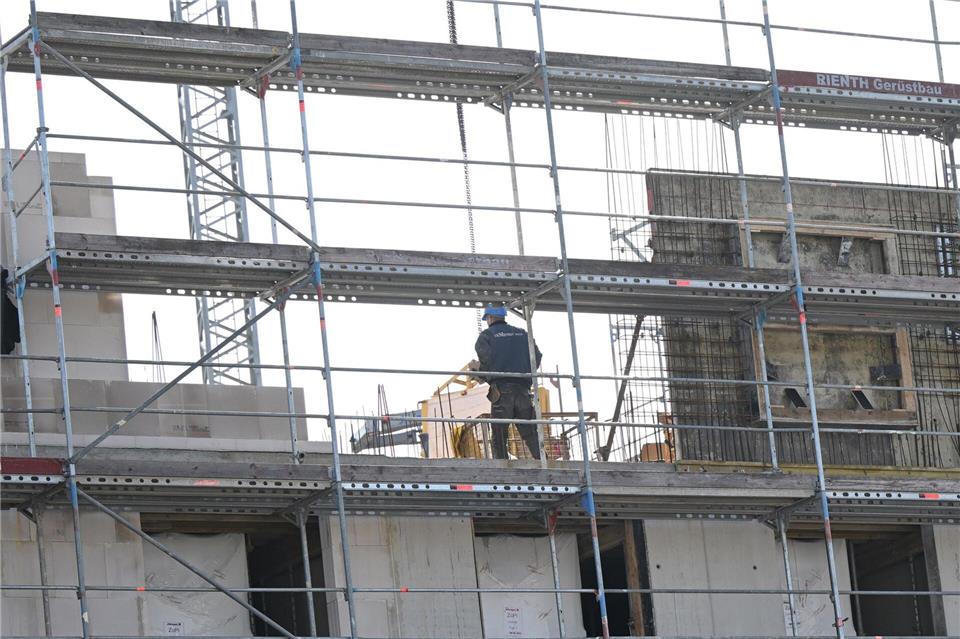 Um den Wohnungsbau voranzubringen, wollen die Nordländer Bürokratie weiter abbauen. (Symbolbild) Bernd Weißbrod/dpa