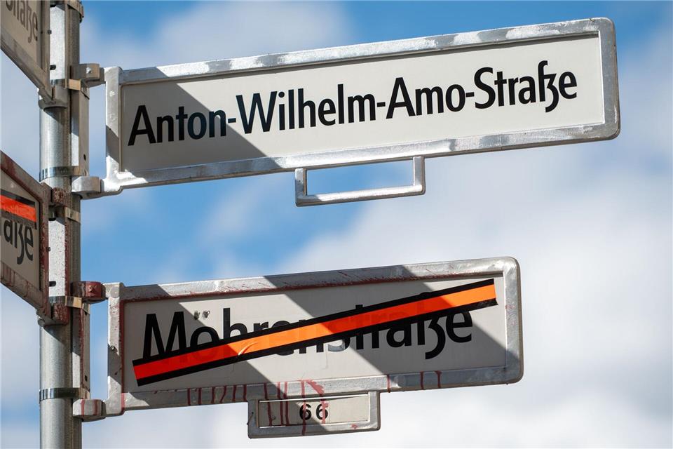 Um die Umbenennung der Berliner Mohrenstraße gibt es schon lange Streit.Christophe Gateau/dpa