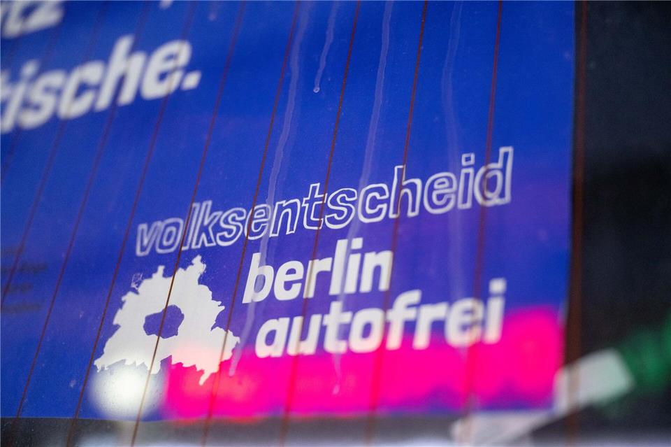 Um einen Volksentscheid anzustoßen, hätte die Initiative mindestens rund 175.000 Unterschriften gebraucht. (Archivbild)Christophe Gateau/dpa