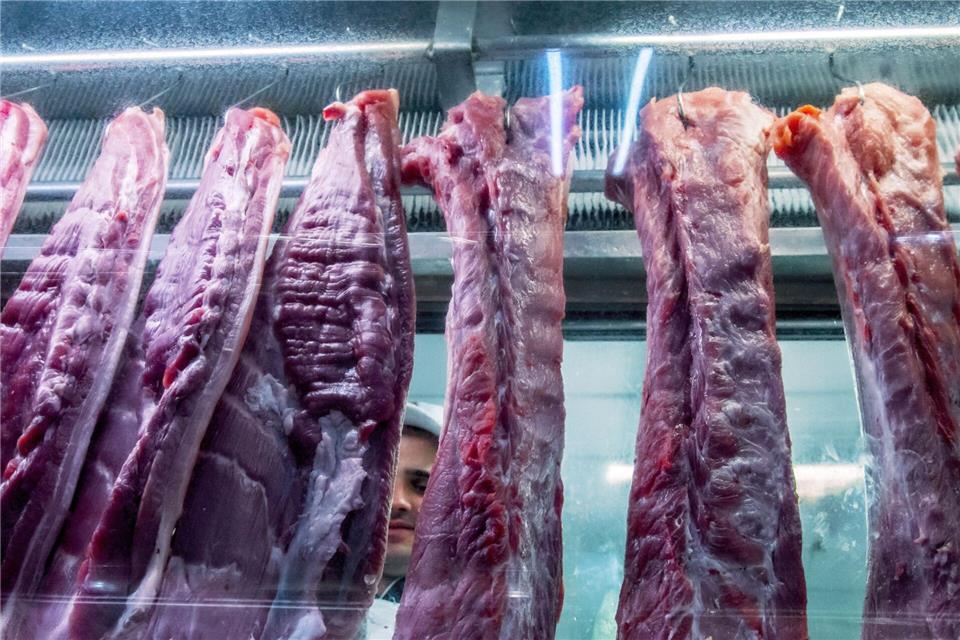 Um europäische Landwirte zu schützen, soll es nur für eine bestimmte Menge an Fleischimporten Zollvergünstigungen geben. (Symbolbild)Cris Faga/ZUMA Wire/dpa