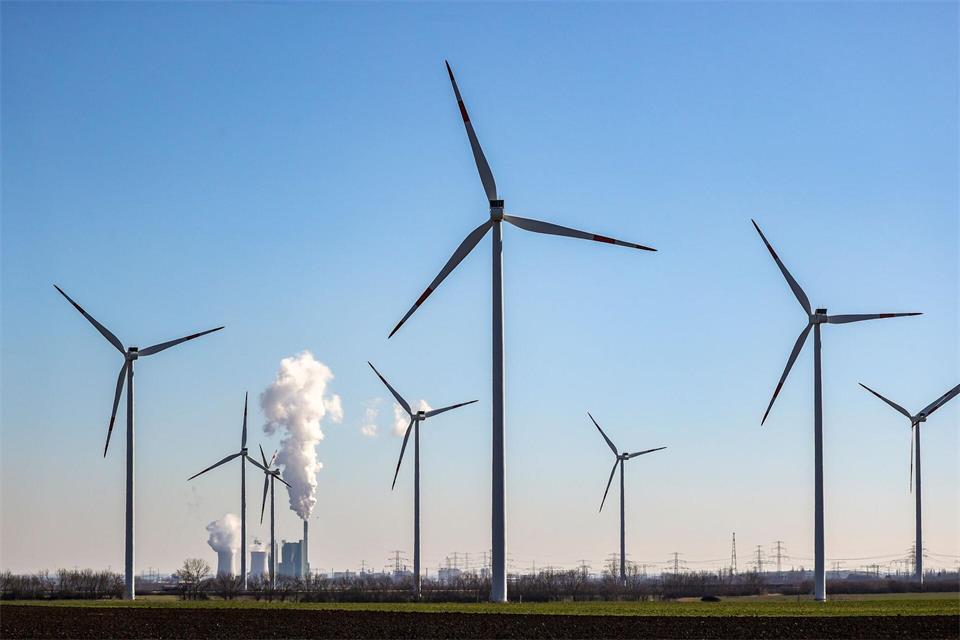 Um seine Klimaziele zu erreichen, muss Deutschland nach einer Studie noch viel Geld ausgeben (Archivbild).Jan Woitas/dpa-Zentralbild/dpa