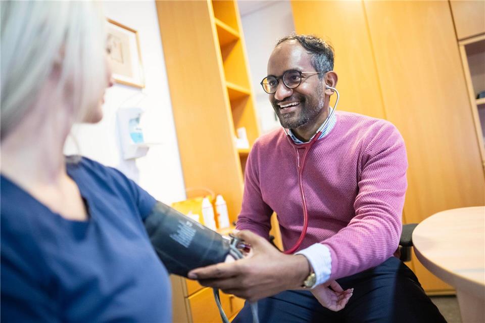 Umes Arunagirinathan kam als unbegleiteter Geflüchteter nach Deutschland.Sina Schuldt/dpa