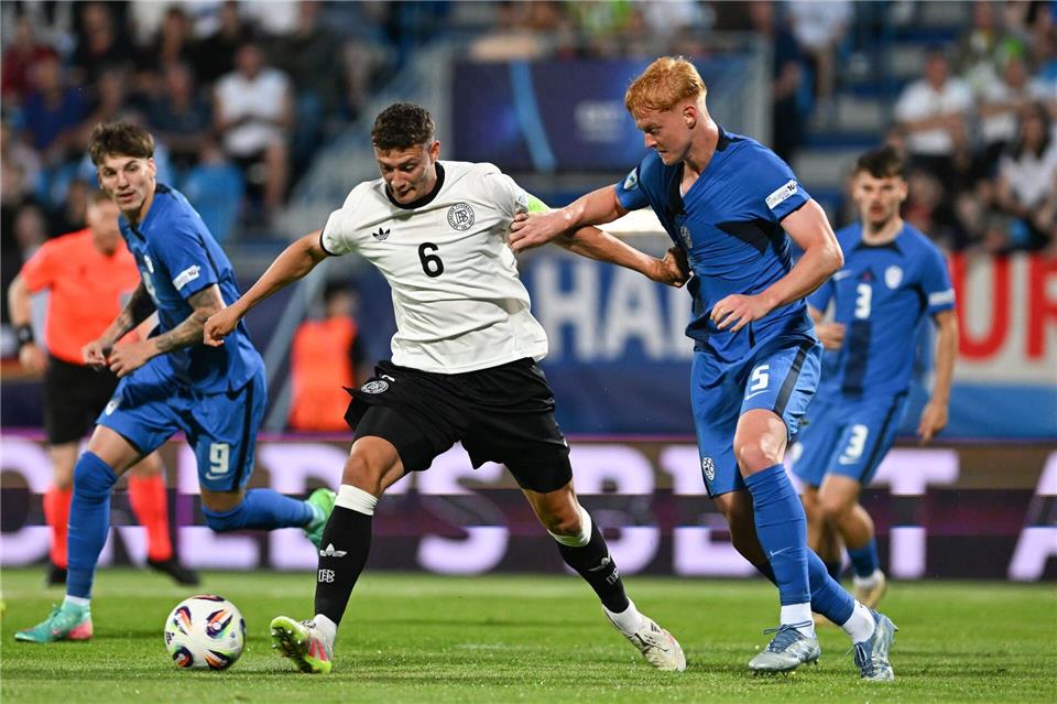 Umkämpft ging es zum Start der deutschen Mannschaft zu.Luk� Grinaj/TASR/dpa