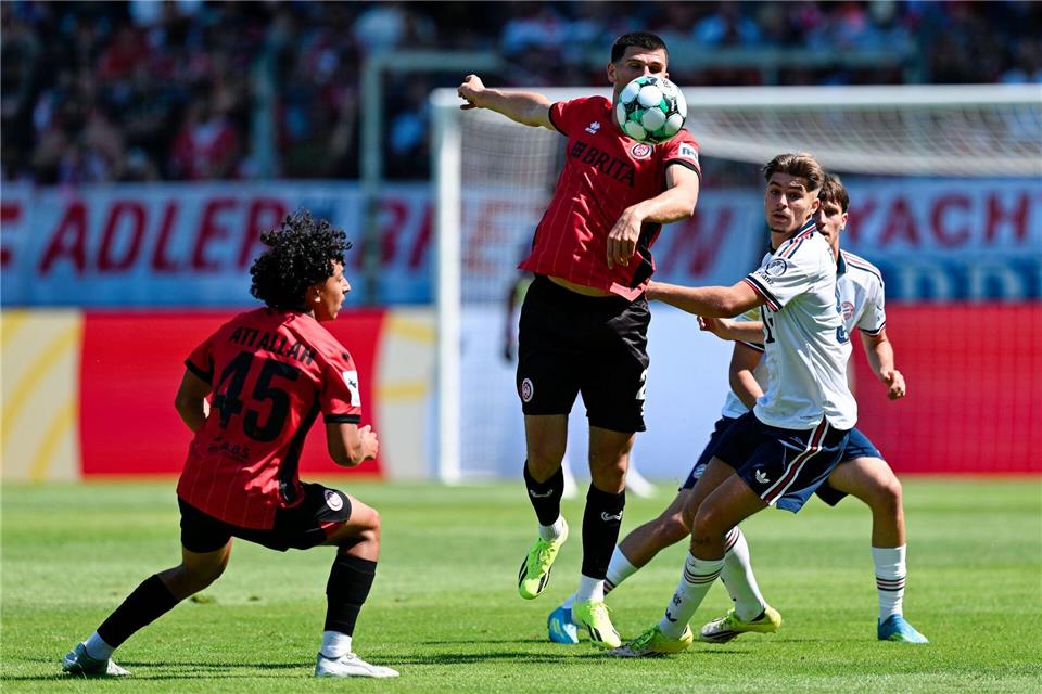 Umkämpfter Test: Wiesbaden empfing den FC Bayern.Uwe Anspach/dpa