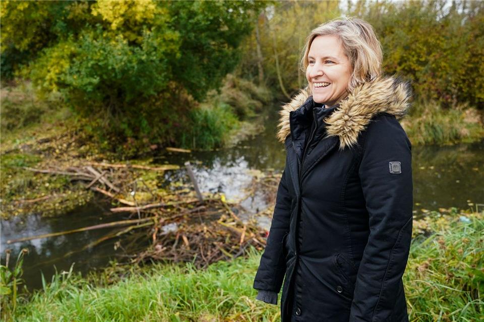 Zu Fuß zur Schule: Wie Kinder selbstsicherer werden Umwelt- und Mobilitätministerin Katrin Eder (Grüne) unterstützt ein Projekt für den sicheren Schulweg. (Archivbild)Uwe Anspach/dpa