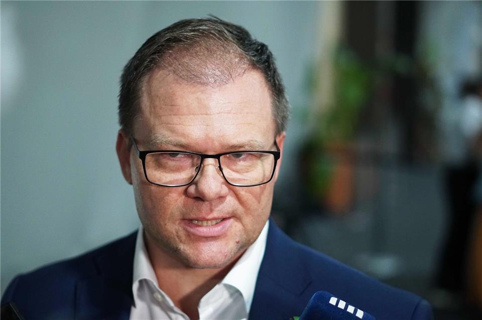 Umweltminister Carsten Schneider hatte mehrfach angekündigt, das Klimaschutzprogramm zum Jahresende präsentieren zu wollen. (Archivbild)Larissa Schwedes/dpa