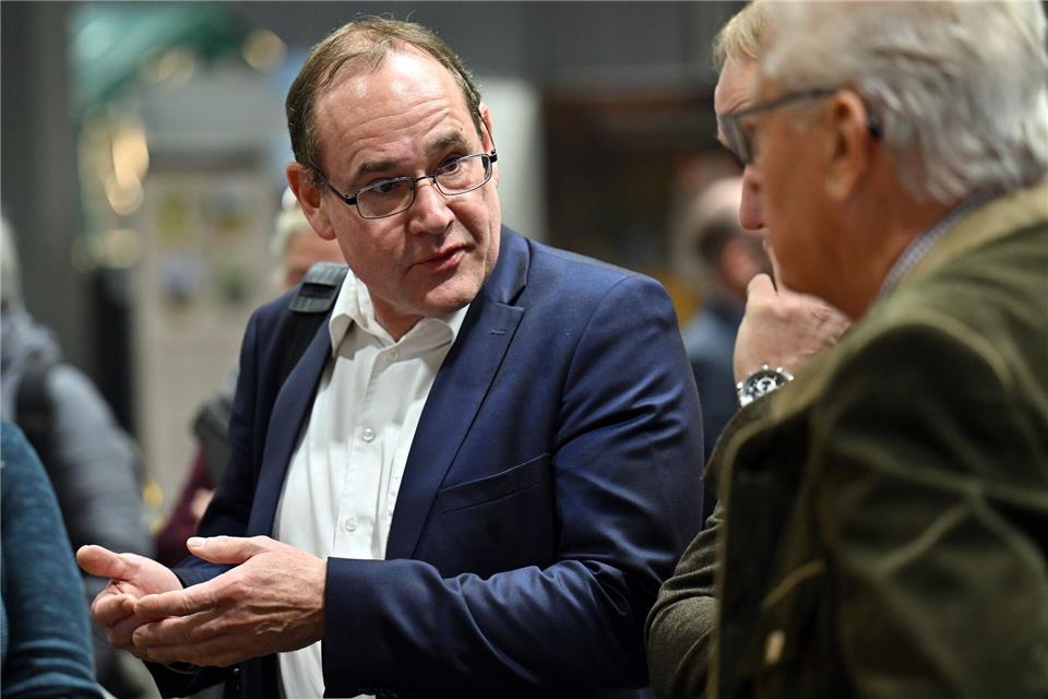 Umweltminister Tilo Kummer (BSW) ruft bis Ende September zur öffentlichen Beteiligung am Entwurf für Thüringens Klimaanpassungsstrategie auf. (Archivbild)Martin Schutt/dpa