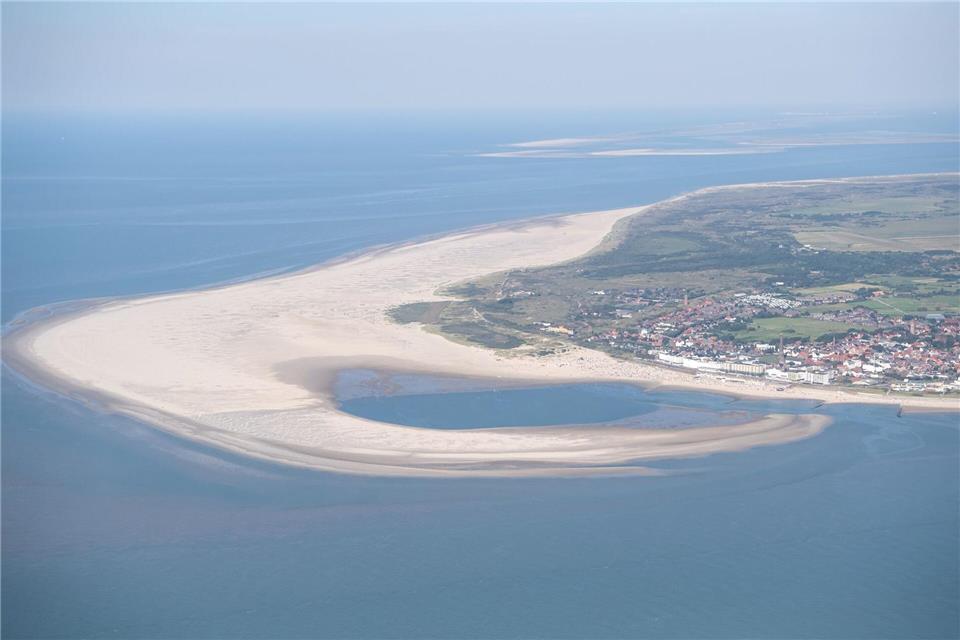 Umweltschützer und Insulaner fürchten Umweltfolgen durch die Erdgasförderung in der Nordsee vor Borkum. (Archivbild)Sina Schuldt/dpa