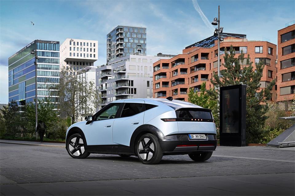 Und das Fazit? Ungewöhnliches Design, viel Platz, vor allem fürs Gepäck und der kostenbewusste Antrieb macht den Ioniq 3 nicht zur Spaßbremse.Hyundai/dpa-tmn