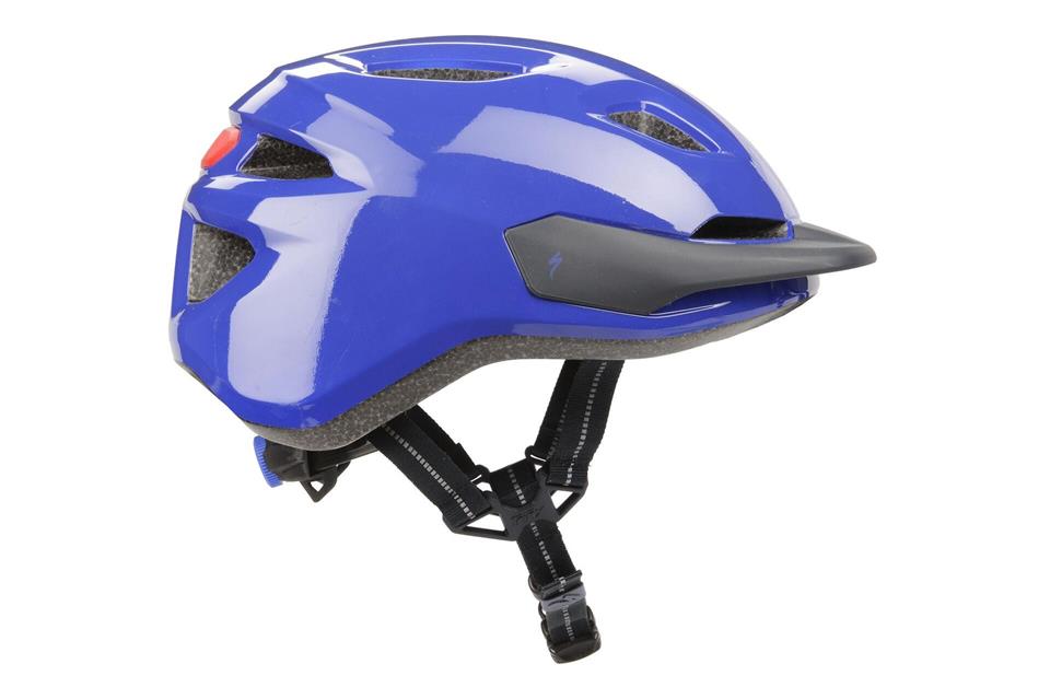 Unfallschutz im Fokus: Zwei Helme, darunter der „Specialized Shuffle 2 LED“, schneiden in der Kategorie Unfallschutz mit der Note „gut“ ab.Ralph Kaiser/Stiftung Warentest/dpa-tmn