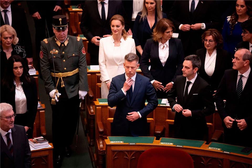 Ungarns Parlament hat den bürgerlichen Politiker Peter Magyar zum neuen Ministerpräsidenten gewählt. Denes Erdos/AP/dpa