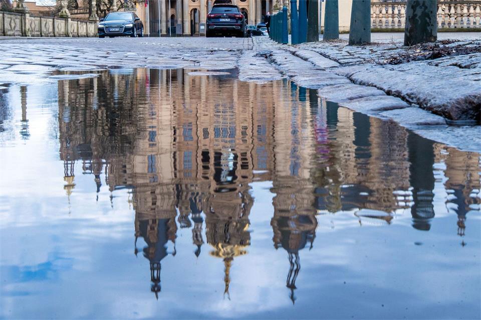 Ungemütliches Herbstwetter bestimmt das kommende Wochenende in Mecklenburg-Vorpommern. (Symbolbild)Jens Büttner/dpa-Zentralbild/dpa
