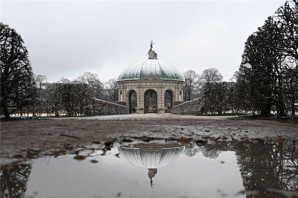 Ungemütliches Wetter in München. (Archivbild)Felix Hörhager/dpa