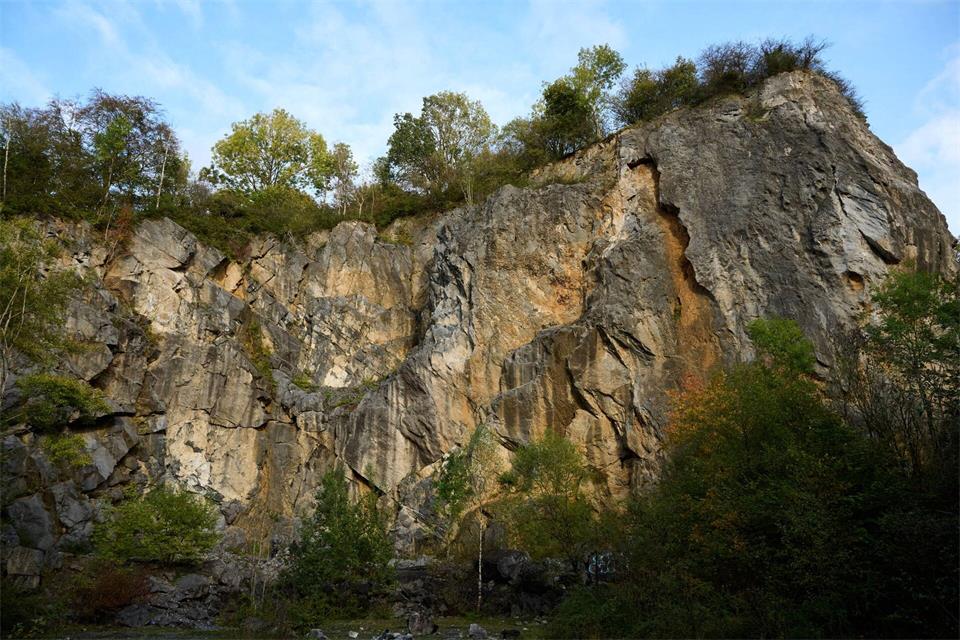 Unglück beim Bungee-Jumping - eine 21-Jährige starb in einem Steinbruch.Bernd Thissen/dpa