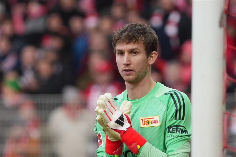 Union Keeper Frederik Rönnow verletzte sich im Training. (Archivbild)Soeren Stache/dpa