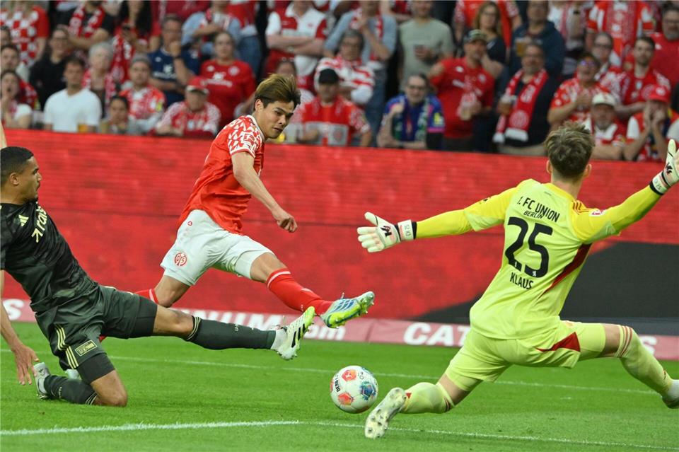 Union-Torhüter Carl Klaus konnte in Mainz seinen ersten Bundesliga-Sieg feiern. (Archivbild)Torsten Silz/dpa